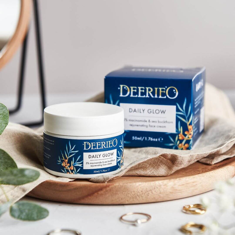 Deerieo Daily Glow face cream is packaged in 50 ml white glass jar and comes in a beautiful, sustainable cardboard box.