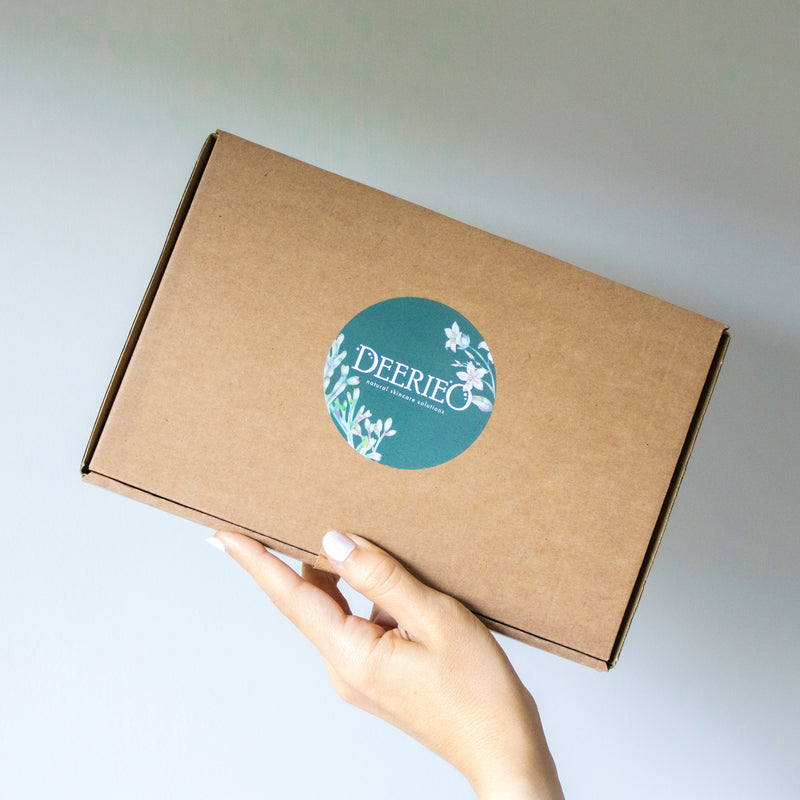 Deerieo Natural Skincare gift set of three organic bath soaks in sleek kraft cardboard box with a stylish branding.